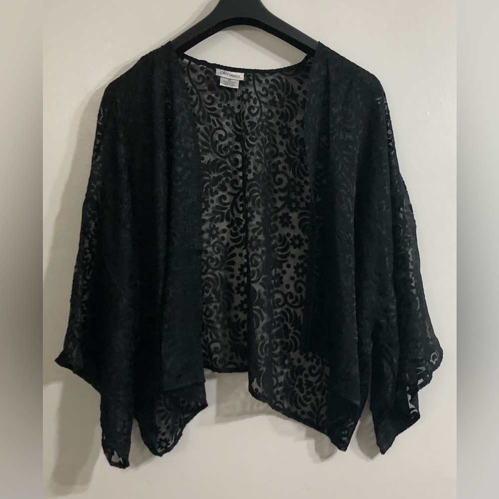 CW Classic Women’s Lace vest bell long sleeves black. Size XX